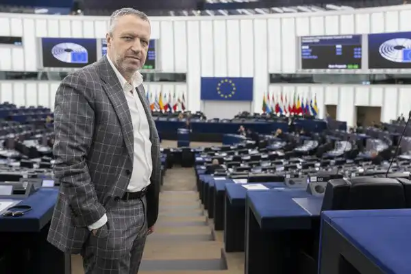 Forza Italia: proposte per affrontare la crisi abitativa UE